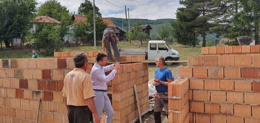 predsednik opstine mionica u poseti porodici lucic 1