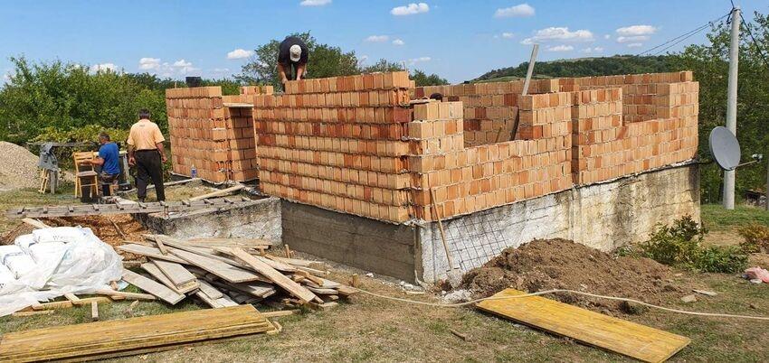 radovi na izgradni kuce za porodicu lucic