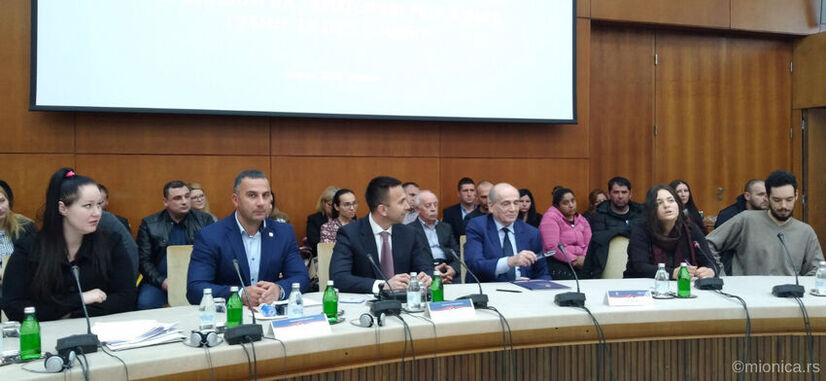jankovic krkobabic anas i anastasija na potpisivanju ugovora