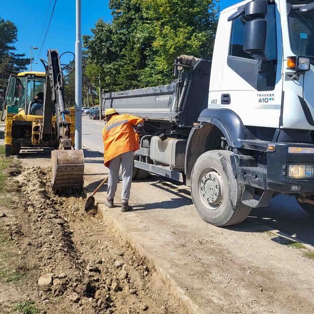 nastavljeni radovi na trotoarima u mionici