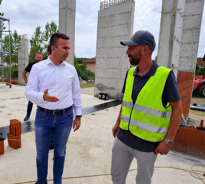 jankovic u obilasku radova na mionickom vrticu