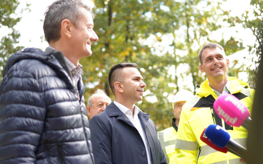 Ministar Darko Glisic u obilasku vodovoda01