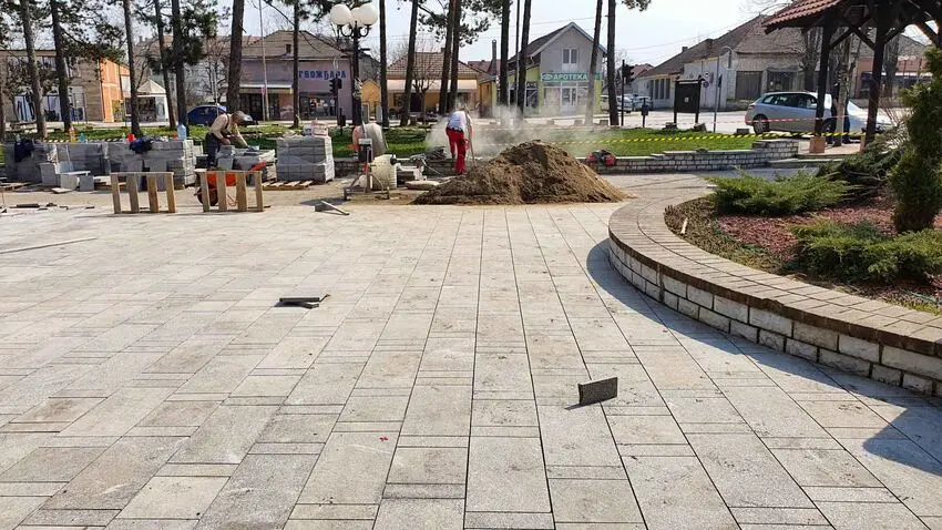 radovi na rekonstrukciji parka u mionici