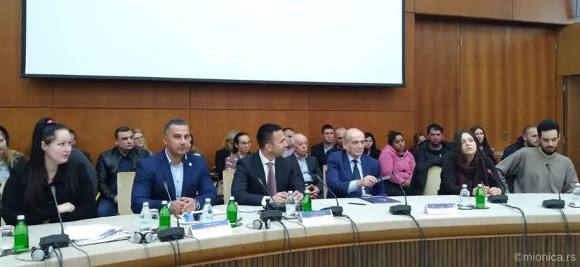 jankovic krkobabic anas i anastasija na potpisivanju ugovora