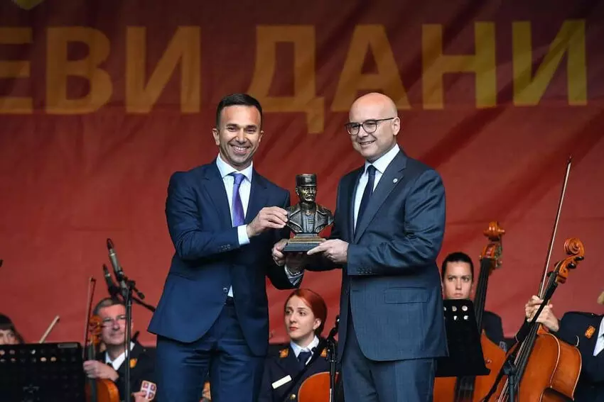 predsednik opstine jankovic i ministar vucevic