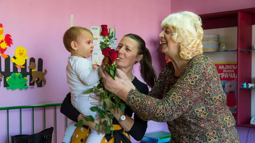 1000 ruza za hiljadu mama03