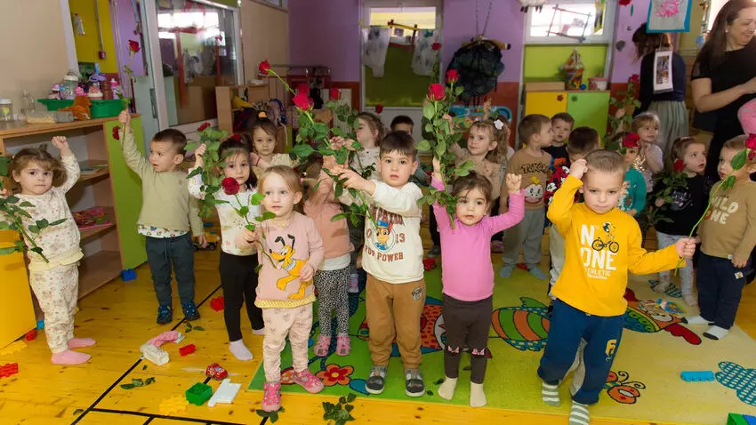 1000 ruza za hiljadu mama05