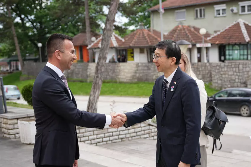 predsednik opstine i ambasador