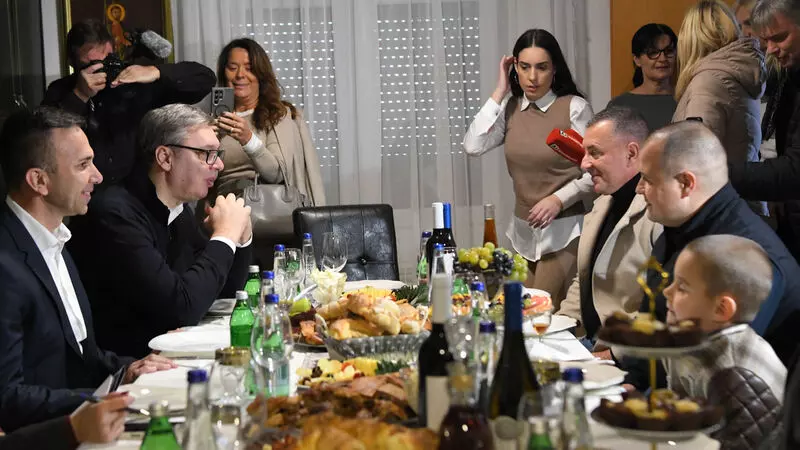 Vučić i Janković u poseti 4