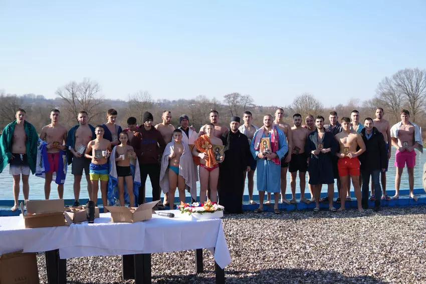 Plivači selo Mionica