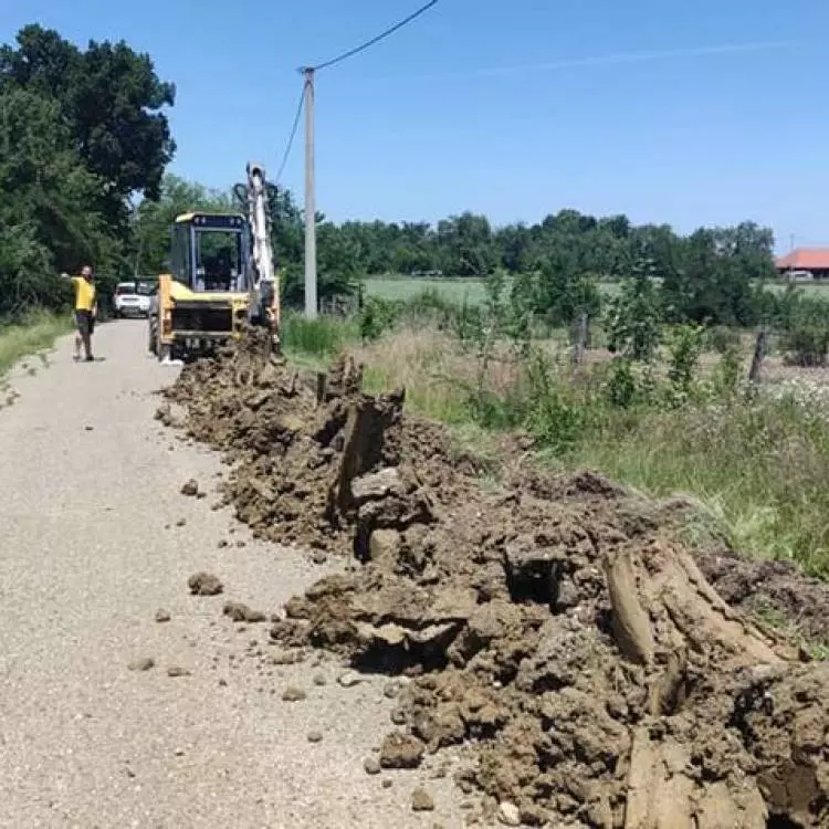 Општина и мештани удружили снаге, мионичко село Клашнић добија воду