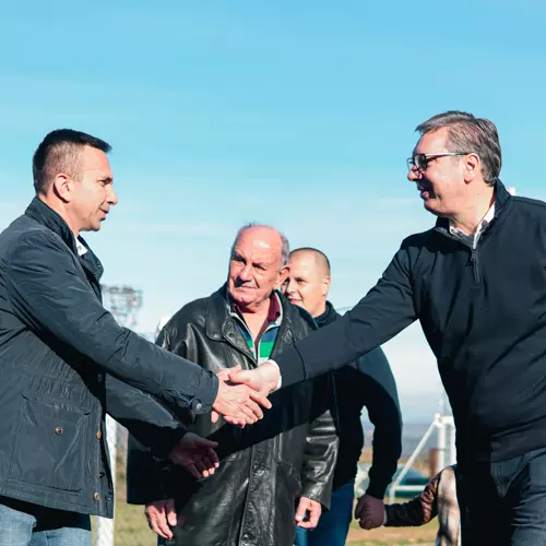 Вучић у Толићу: Морамо да урадимо обилазницу и локалне путеве у Мионици