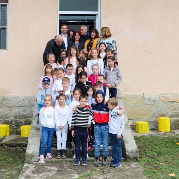 Школа која носи име Живојина Мишића из мионичког села Планиница, обележила 100 година постојања