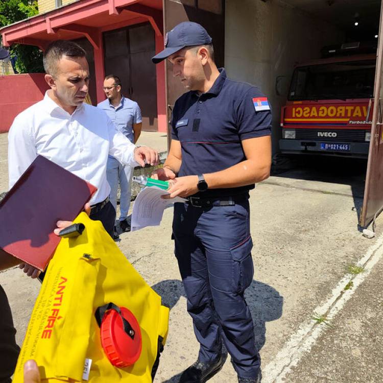 Помоћ за домаћинства, нова опрема за ватрогасну јединицу у Мионици