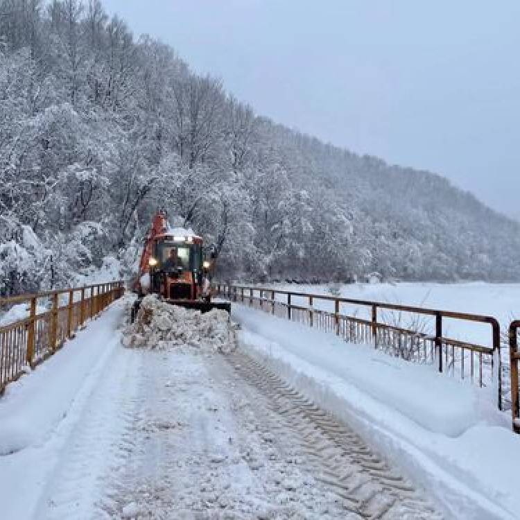 Мионичка зимска служба и ноћас на терену, скоро сви кварови на електро мрежи решени