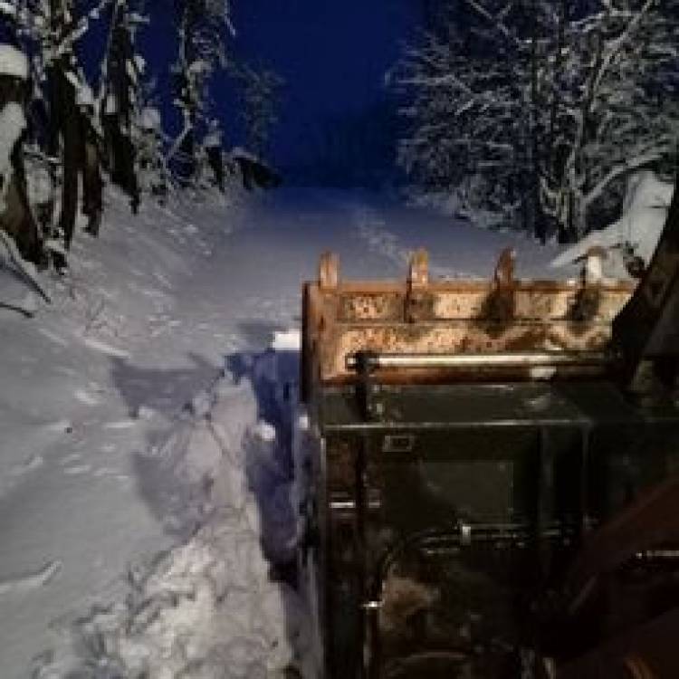 Мионичка зимска служба на терену читаву ноћ, путеви проходни