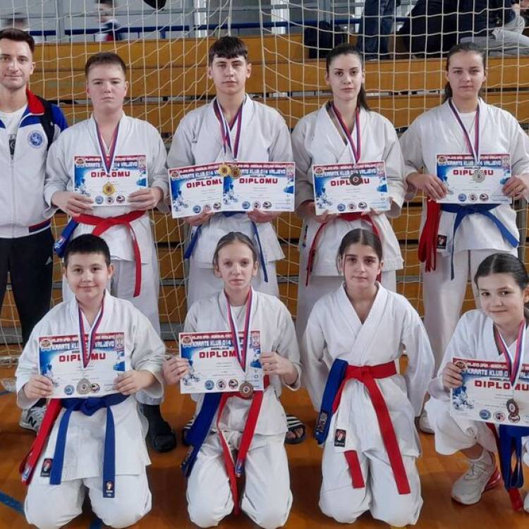  МИОНИЧКИ КАРАТИСТИ ОСВОЈИЛИ ОСАМ МЕДАЉА У ВАЉЕВУ