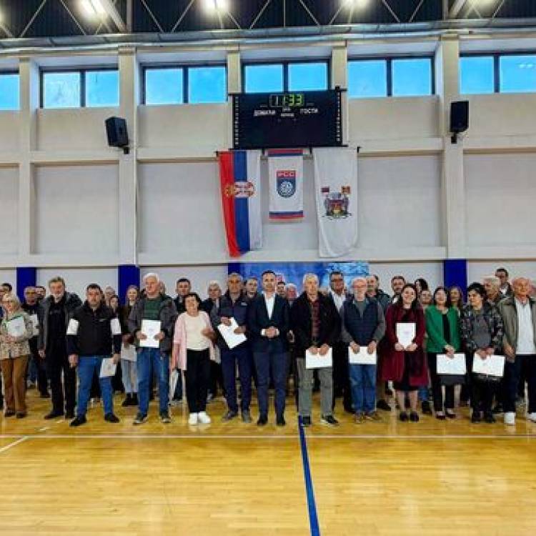 Мионица: Председник Бобан Јанковић уручио 85 уговора за енергетску ефикасност