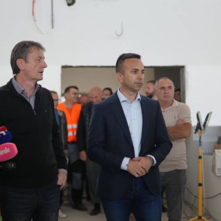 Од септембра ђаци у новој школи у Горњој Топлици код Мионице, завшрава се и спортска хала